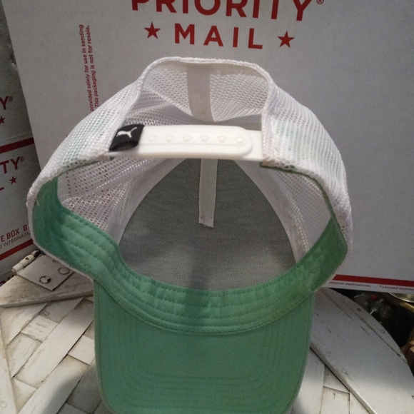 🎾PUMA GOLF/TENNIS HAT SHEEK DESIGN. - Picture 5 of 9